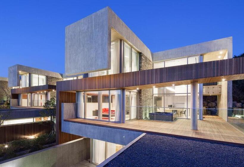 Villa met 1 Slaapkamer, Bayhill Pool & Villa