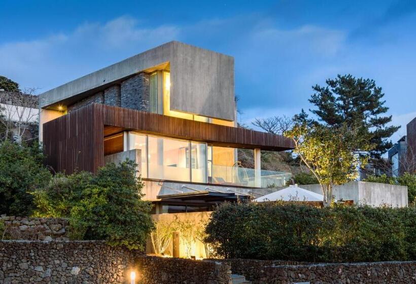 Villa met 1 Slaapkamer, Bayhill Pool & Villa