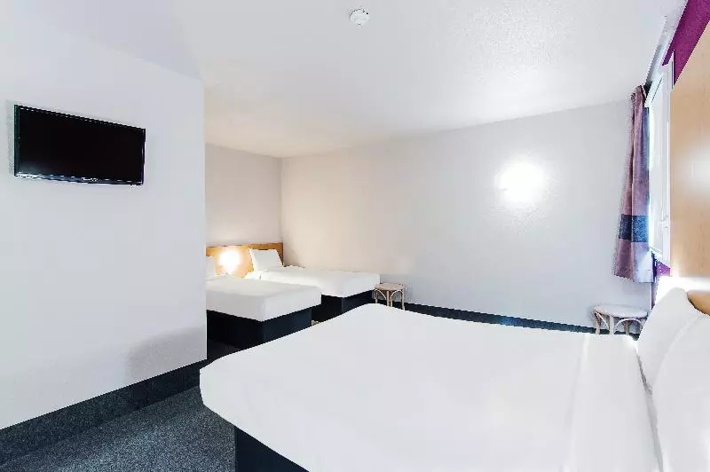 Standard Neljän Hengen Huone, B&b Hotel Toulouse Purpan Zénith