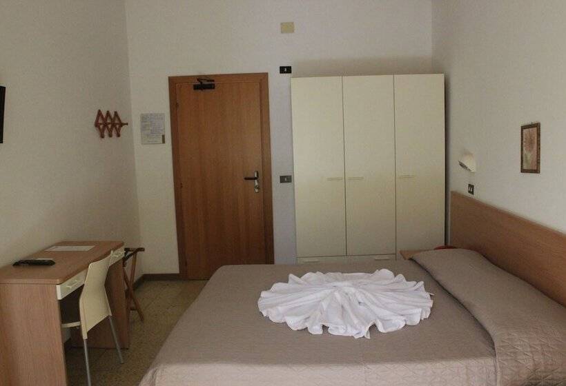 Camera Tripla Standard, La Pergola