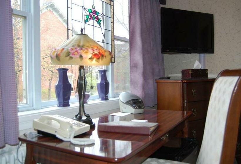 标准间, Mcgee S Inn