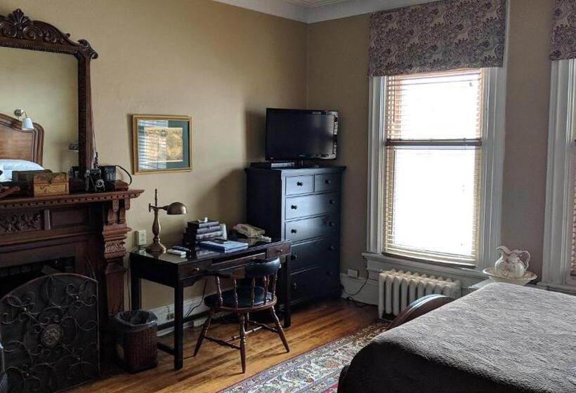 标准间, Mcgee S Inn