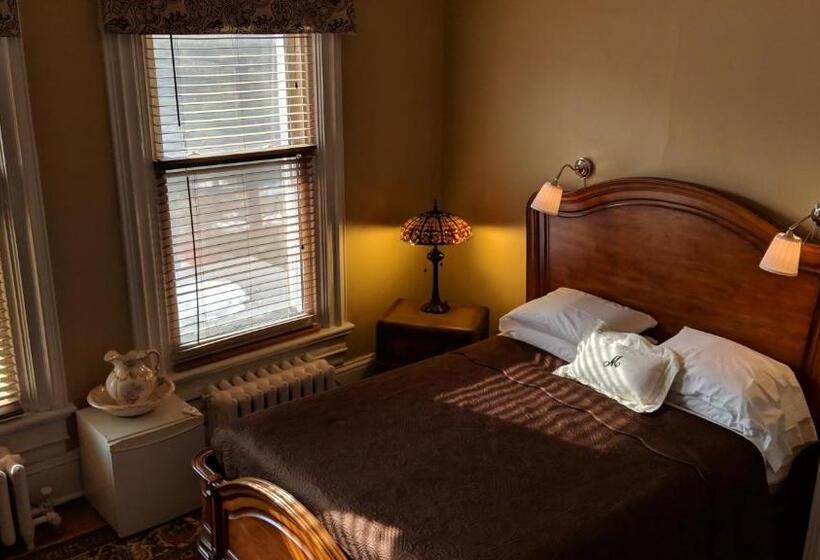 标准间, Mcgee S Inn