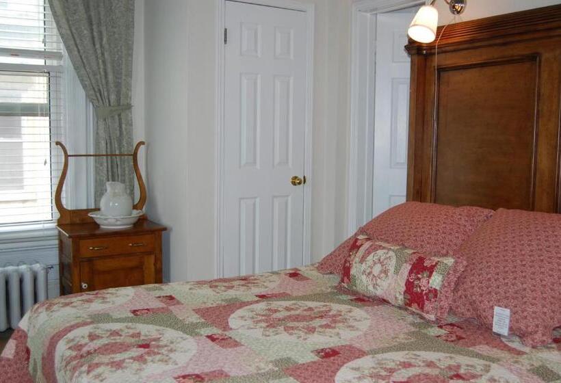 家庭间, Mcgee S Inn