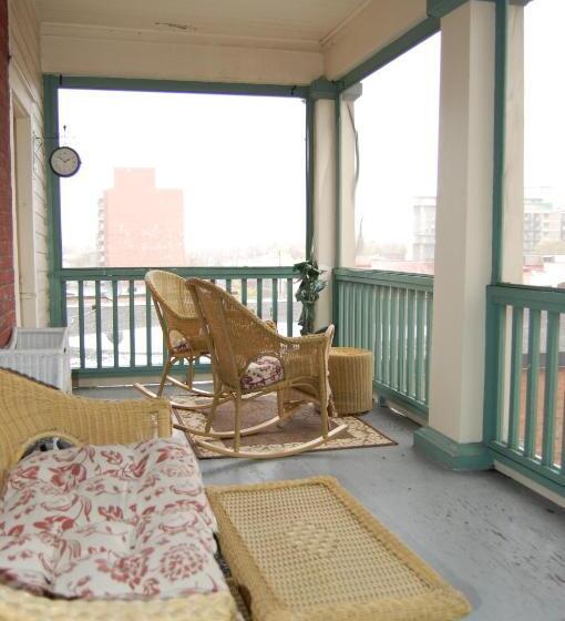 标准间, Mcgee S Inn