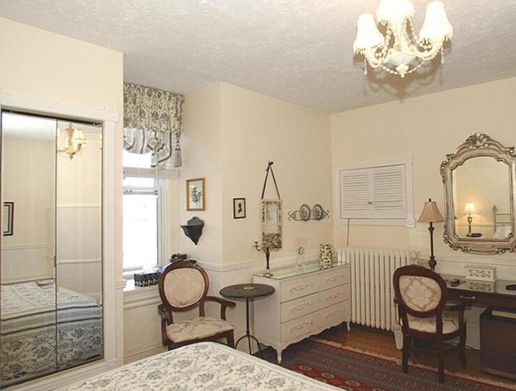 标准间, Mcgee S Inn