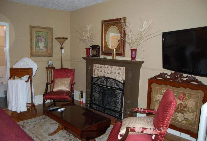 带大床的复式套间, Mcgee S Inn