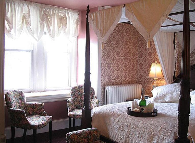 豪华房间, Mcgee S Inn