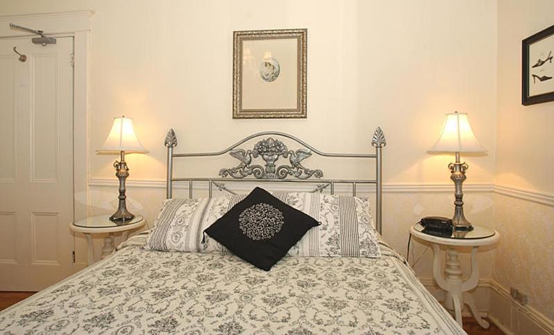 标准间, Mcgee S Inn