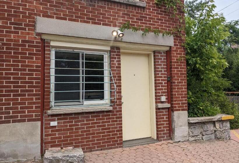 标准间, Mcgee S Inn