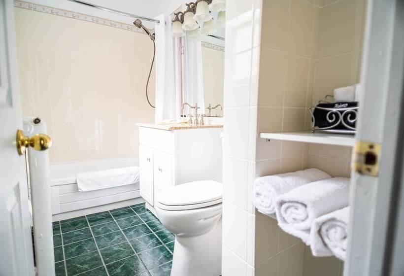 家庭间, Mcgee S Inn