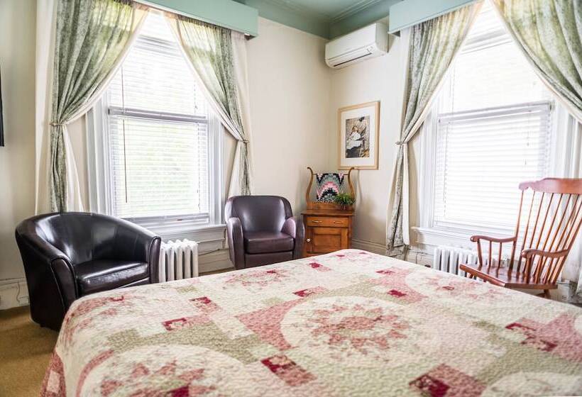 家庭间, Mcgee S Inn