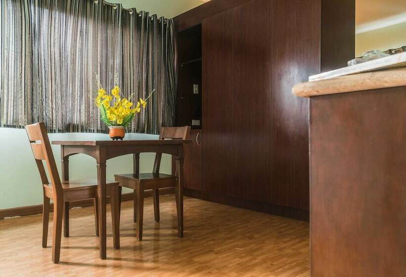 Quarto Deluxe, Oftana Suites Cebu Near Oakridge