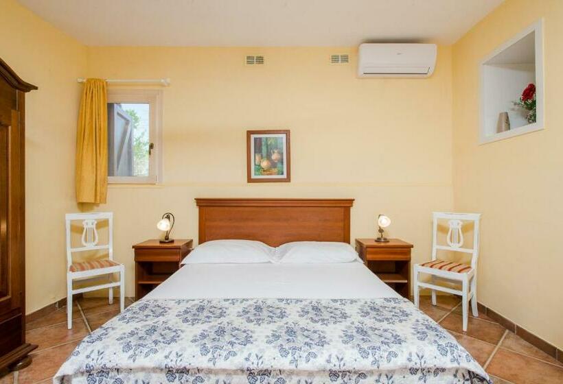 غرفة قياسية رباعية, Relais Masseria Casina Dei Cari