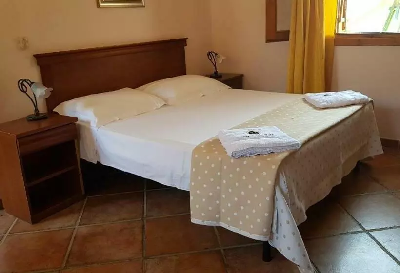 スタンダード４人部屋, Relais Masseria Casina Dei Cari