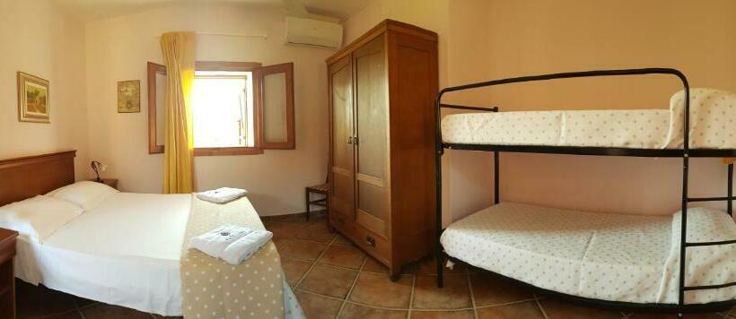 غرفة قياسية رباعية, Relais Masseria Casina Dei Cari