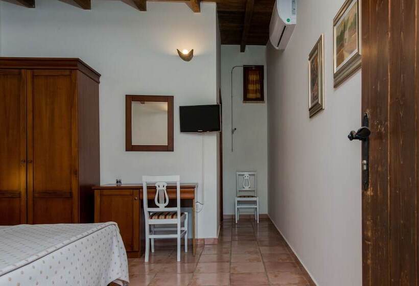 غرفة قياسية, Relais Masseria Casina Dei Cari