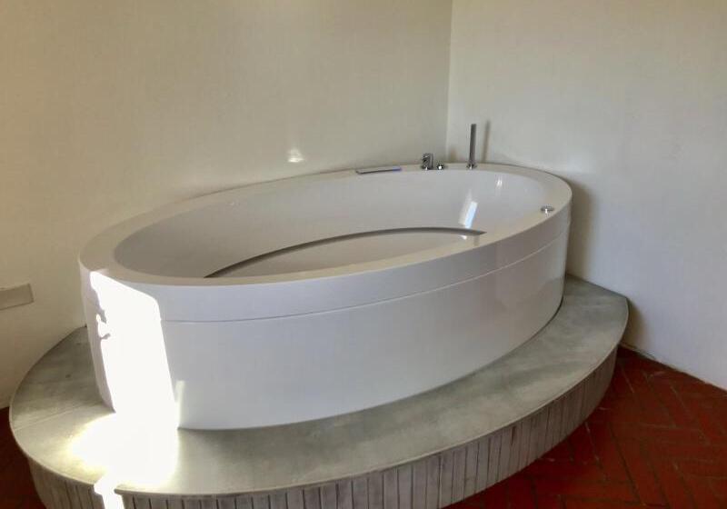 جناح مزود بجاكوزى, Relais Masseria Casina Dei Cari