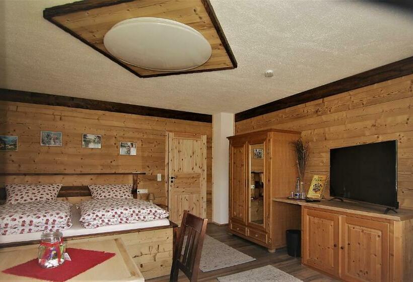 1階の1ベッドルームアパートメント, Seidl