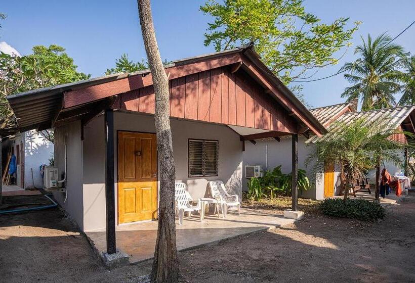 Бунгало Стандарт Вид на Сад, The Cosy Sunset Beach Resort & Restaurant