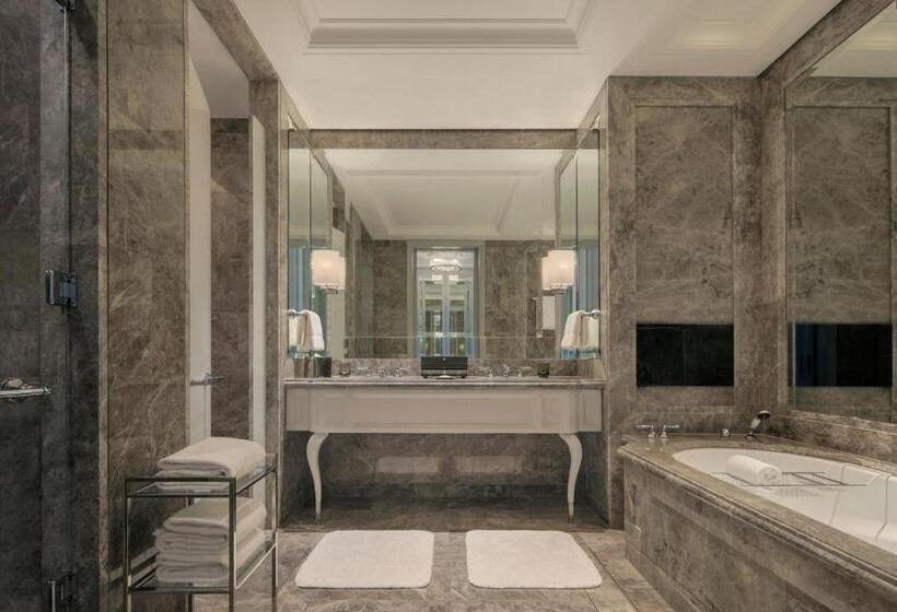 クイーンサイズベッドのスタンダードルーム, The St. Regis Kuala Lumpur