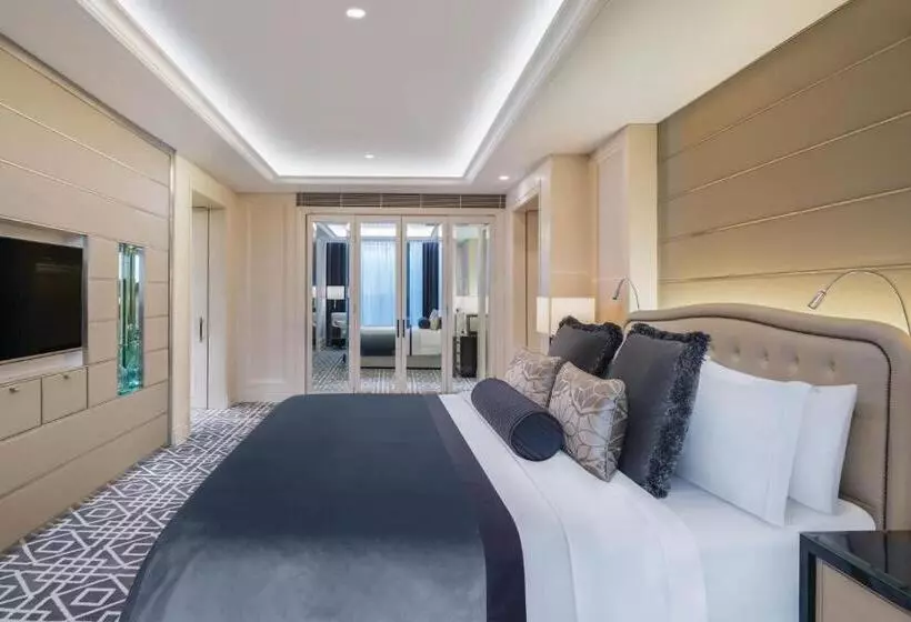 مجموعه ویستا شهر, The St. Regis Kuala Lumpur