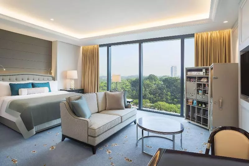 اتاق استاندارد با تخت بزرگ, The St. Regis Kuala Lumpur
