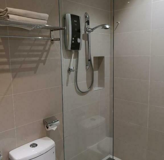 חדר סטנדרט, The V