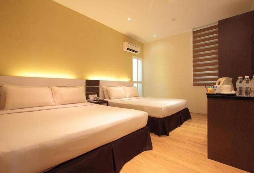 חדר משפחתי, The V