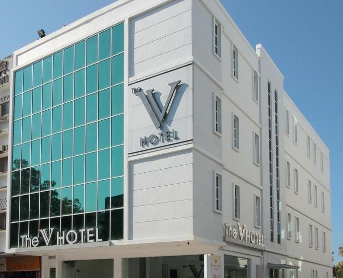 חדר משפחתי, The V