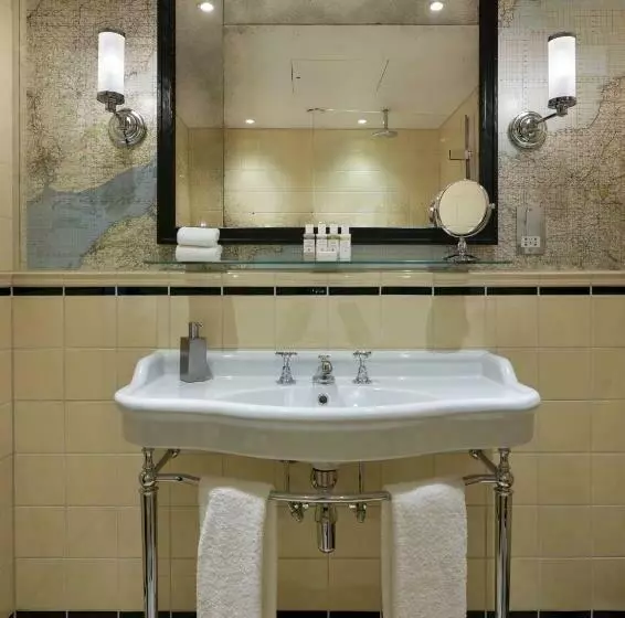 Deluxe Room King Size Bed, The Zetter Marylebone