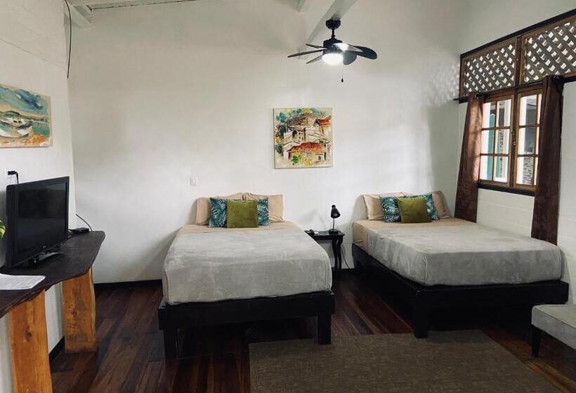 豪华套房, Lizard King Hotel & Suites