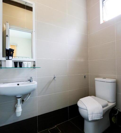 غرفة عائلية, Golden Lodge