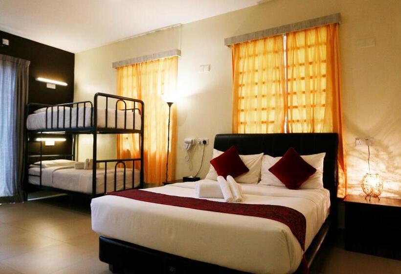 غرفة عائلية, Golden Lodge