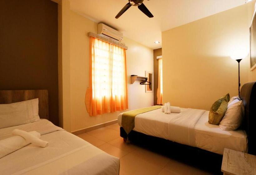 غرفة كومفورت ثلاثية, Golden Lodge