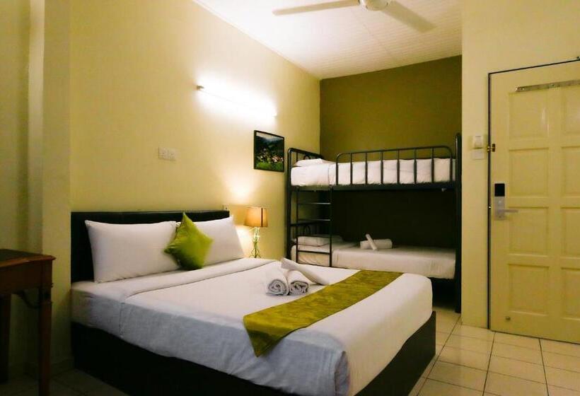 غرفة رباعية اقتصادية مع حمام مشترك, Golden Lodge