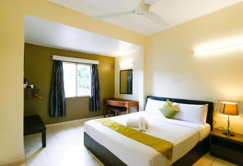 اتاق چهار تخته با دستشویی مشترک, Golden Lodge
