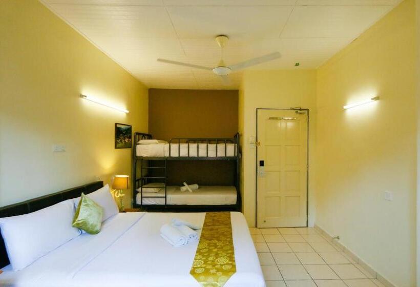 غرفة رباعية اقتصادية مع حمام مشترك, Golden Lodge