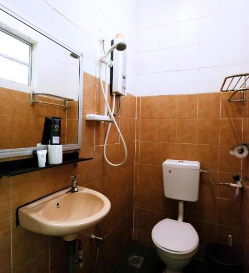 غرفة قياسية, Golden Lodge