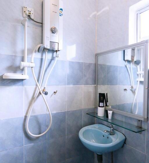 غرفة قياسية, Golden Lodge