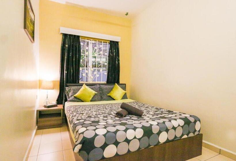 غرفة إقتصادية, Golden Lodge