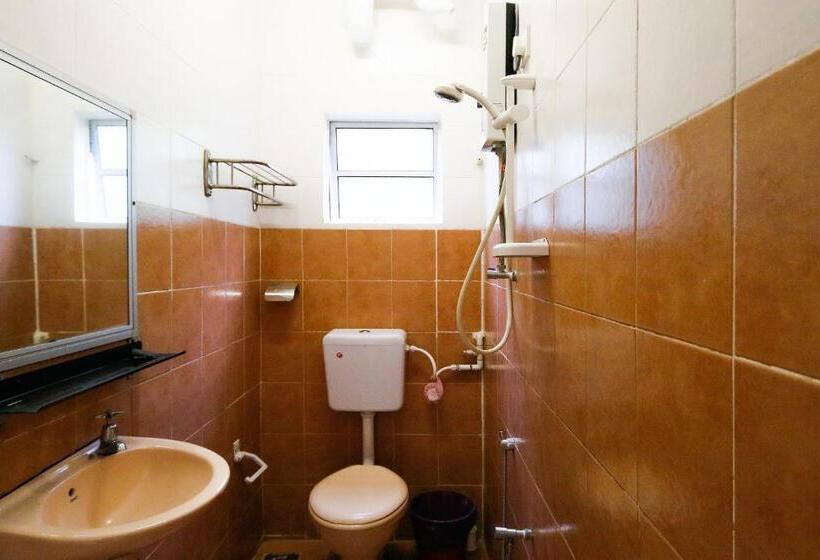 غرفة قياسية حمام مشترك, Golden Lodge