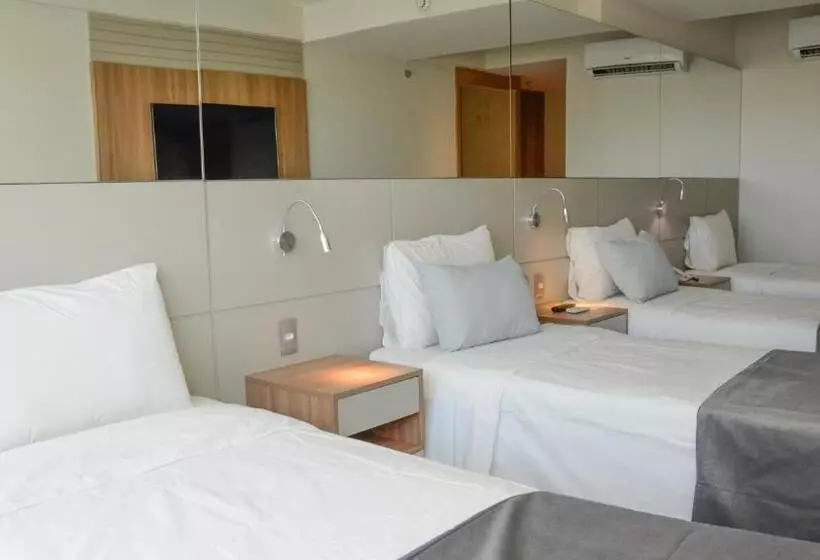 Deluxe Neljän Hengen Huone, Atlantico Travel Copacabana