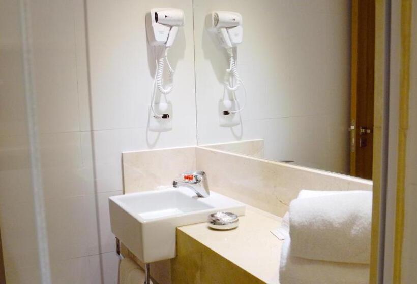 Deluxe Neljän Hengen Huone, Atlantico Travel Copacabana