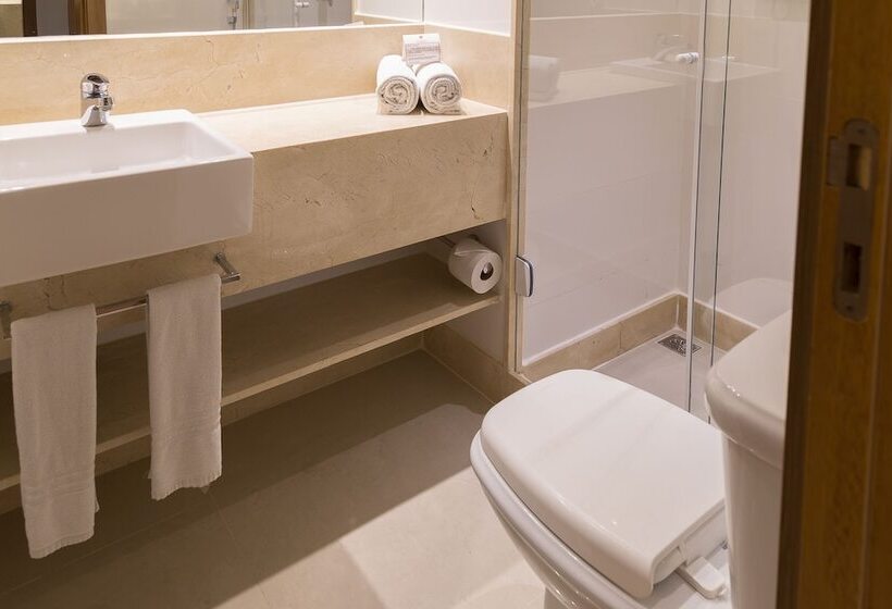 Quarto Triplo Estandar, Atlantico Travel Copacabana