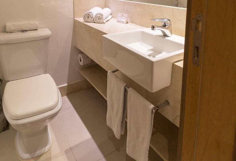 Deluxe Neljän Hengen Huone, Atlantico Travel Copacabana