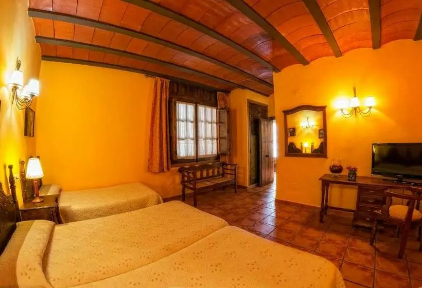 Standard Triple Room, Bodega La Venta