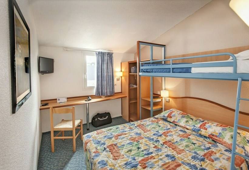 Quarto Triplo Estandar, Brit Hotel Essentiel Millau