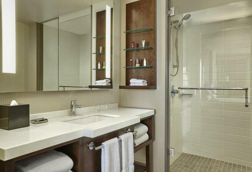 חדר סטנדרט עם מיטת קינג, Calgary Airport Marriott Interminal