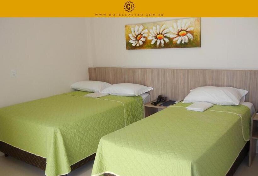 标准三人间, Castro